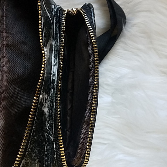 Black Marble Fanny Pack with Adjustable Strap - Picture 6 of 7